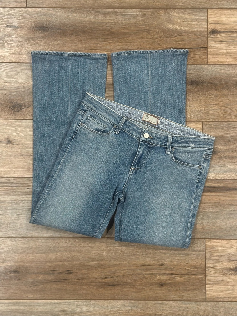 PAIGE Vintage 2000s Y2k Boho Light Wash Low-rise Flare Jeans | Size 31